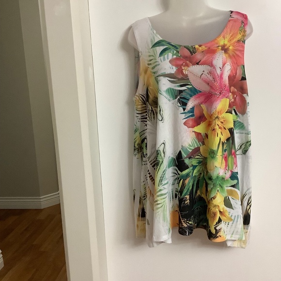 J Mode Floral Tank fits XL 41 bust approx - Picture 1 of 7